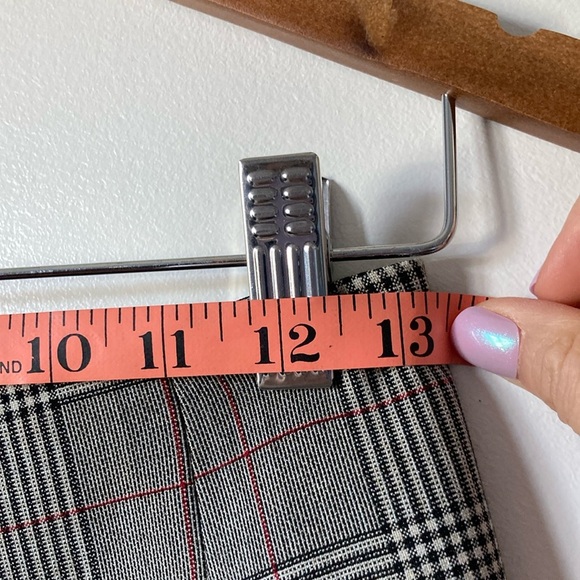 ARITZIA Babaton Modern Check Mini Skirt 4 - Picture 5 of 9